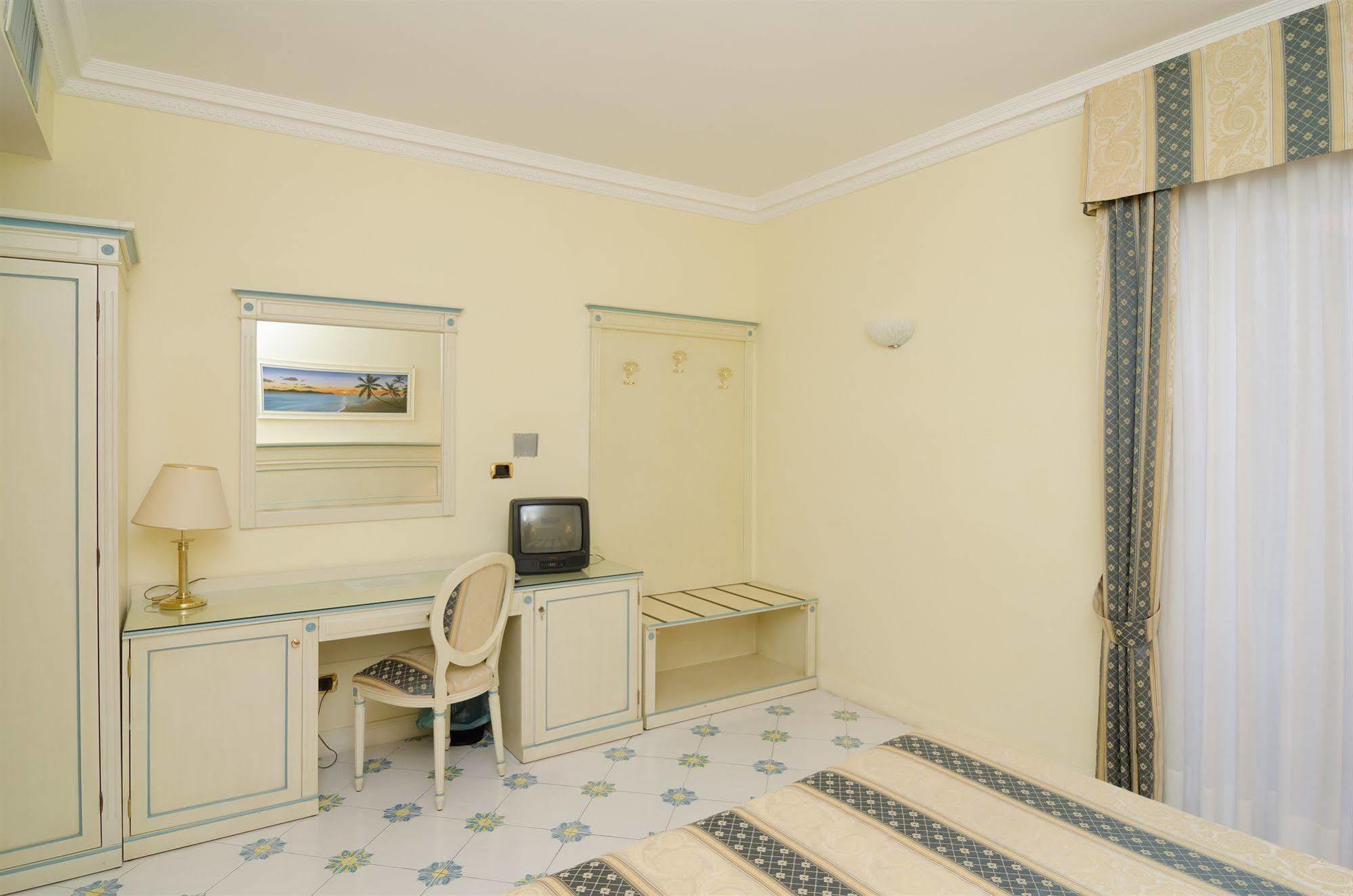 Hotel Flora Wellness & Beauty Ischia Esterno foto