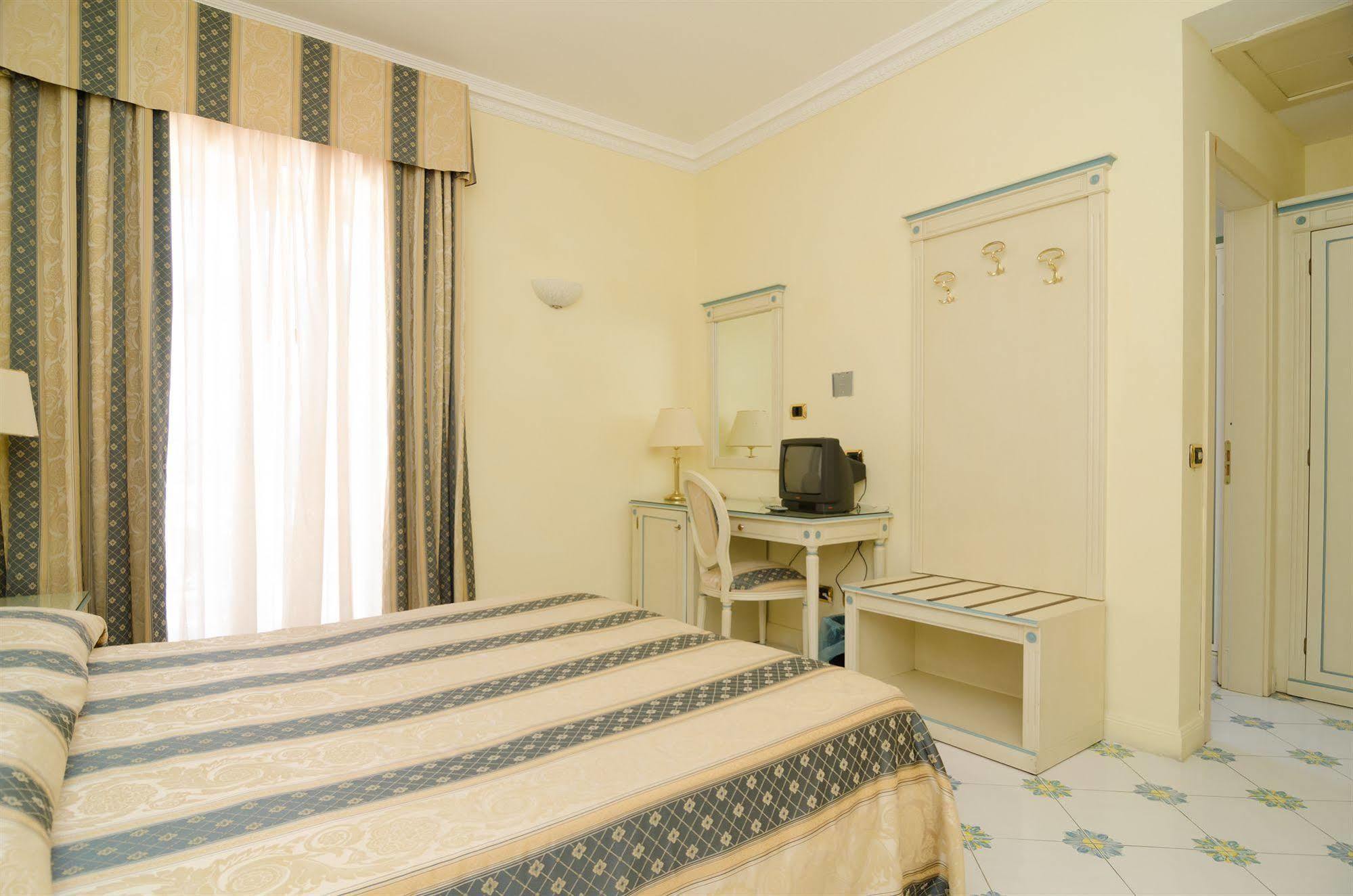 Hotel Flora Wellness & Beauty Ischia Esterno foto